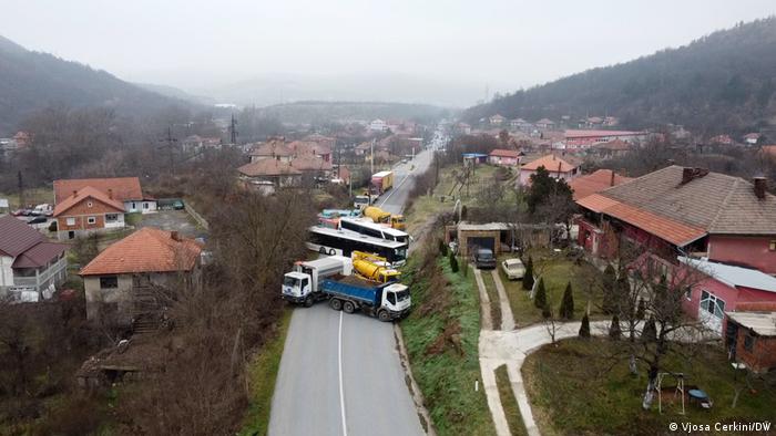 Gjermania e prerë: Serbët të heqin barrikadat ilegale