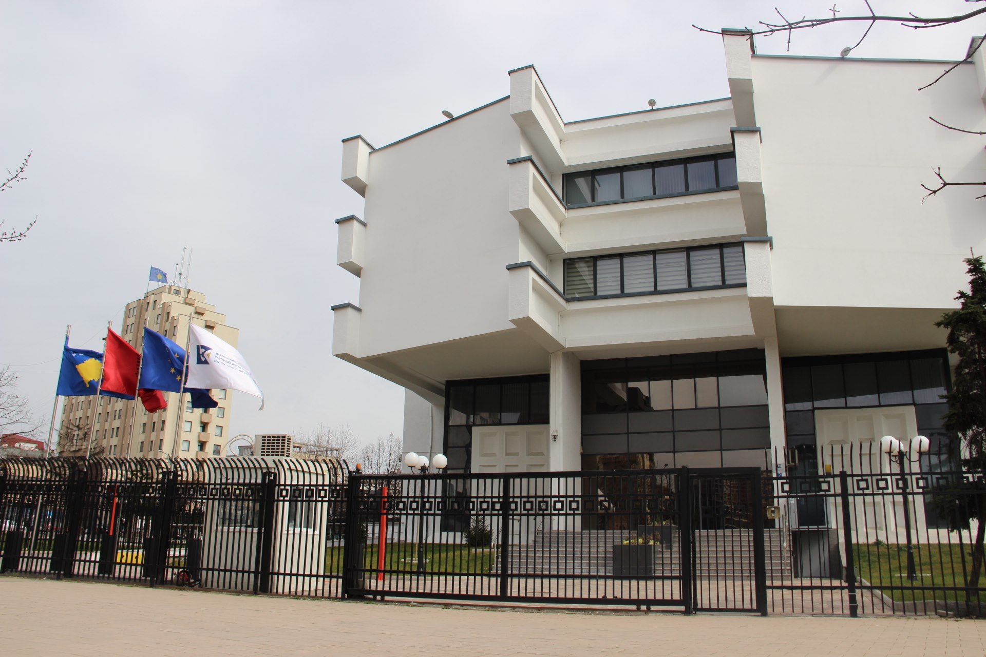 Banka Qendrore e Kosovës parashikon 3 deri 4 për qind rritje ekonomike më 2023
