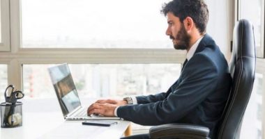 Këto janë rreziqet për shëndetin nëse qëndroni për një kohë të gjatë ulur