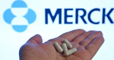 Studimi: Pilula Merck nuk redukton vdekjet ose shtrimet në spital te të vaksinuarit