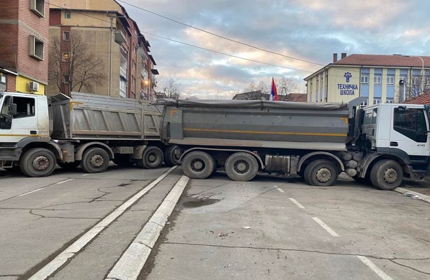 Hiqet barrikada nga fshati Zupç në Zubin Potok, fillon qarkullimi i rregullt