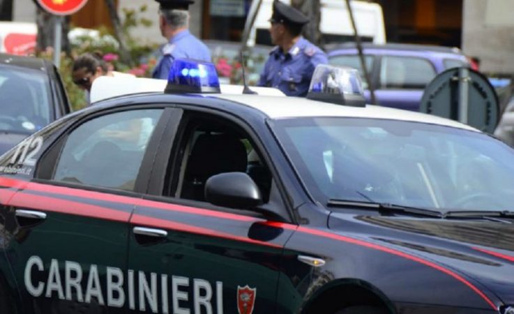 Vrau me thikë 52-vjeçarin që kishte lidhje intime me gruan e tij, arrestohet shqiptari në Itali