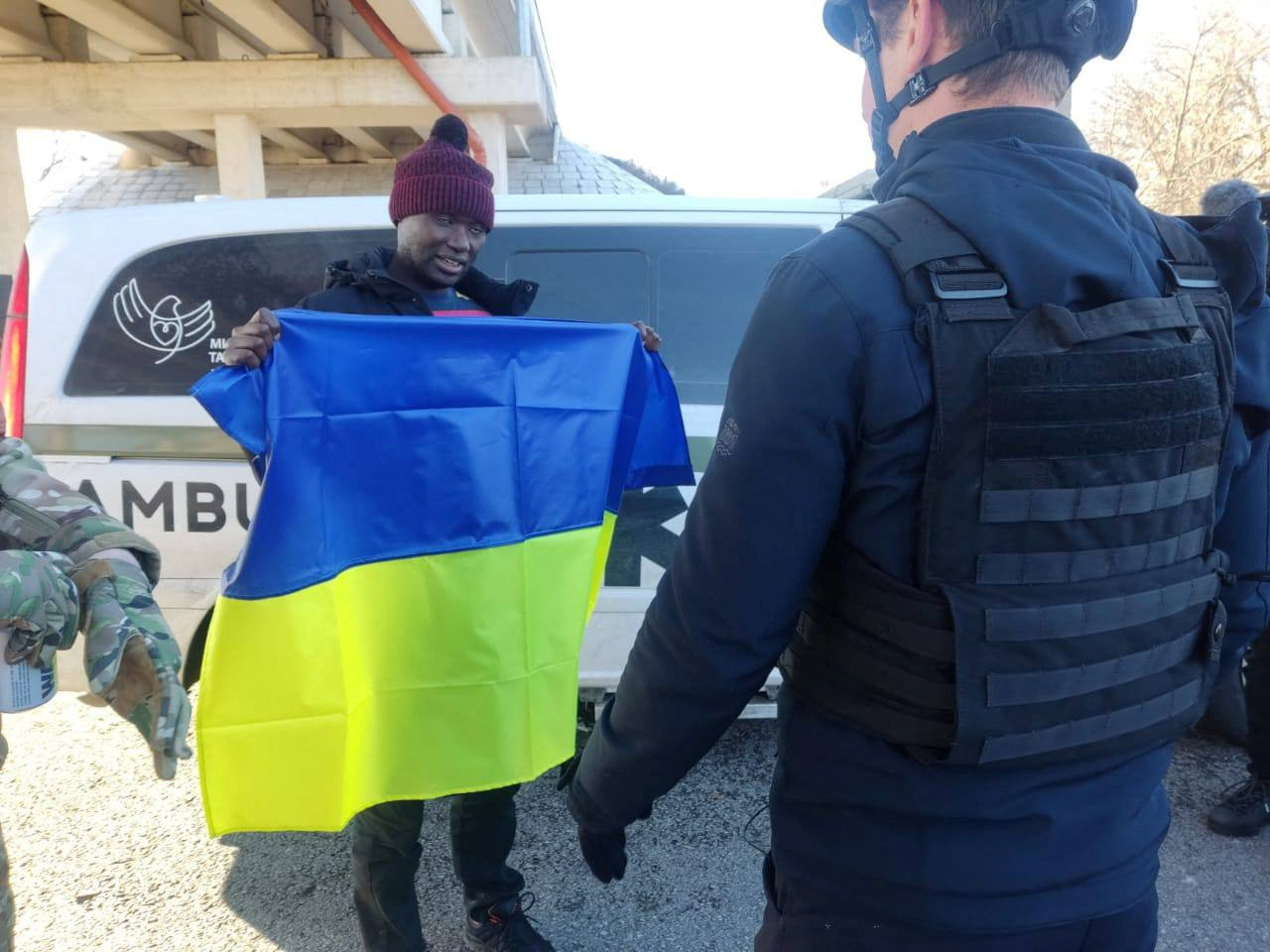 64 ukrainas dhe një amerikan lirohen pas shkëmbimit me të burgosur rusë