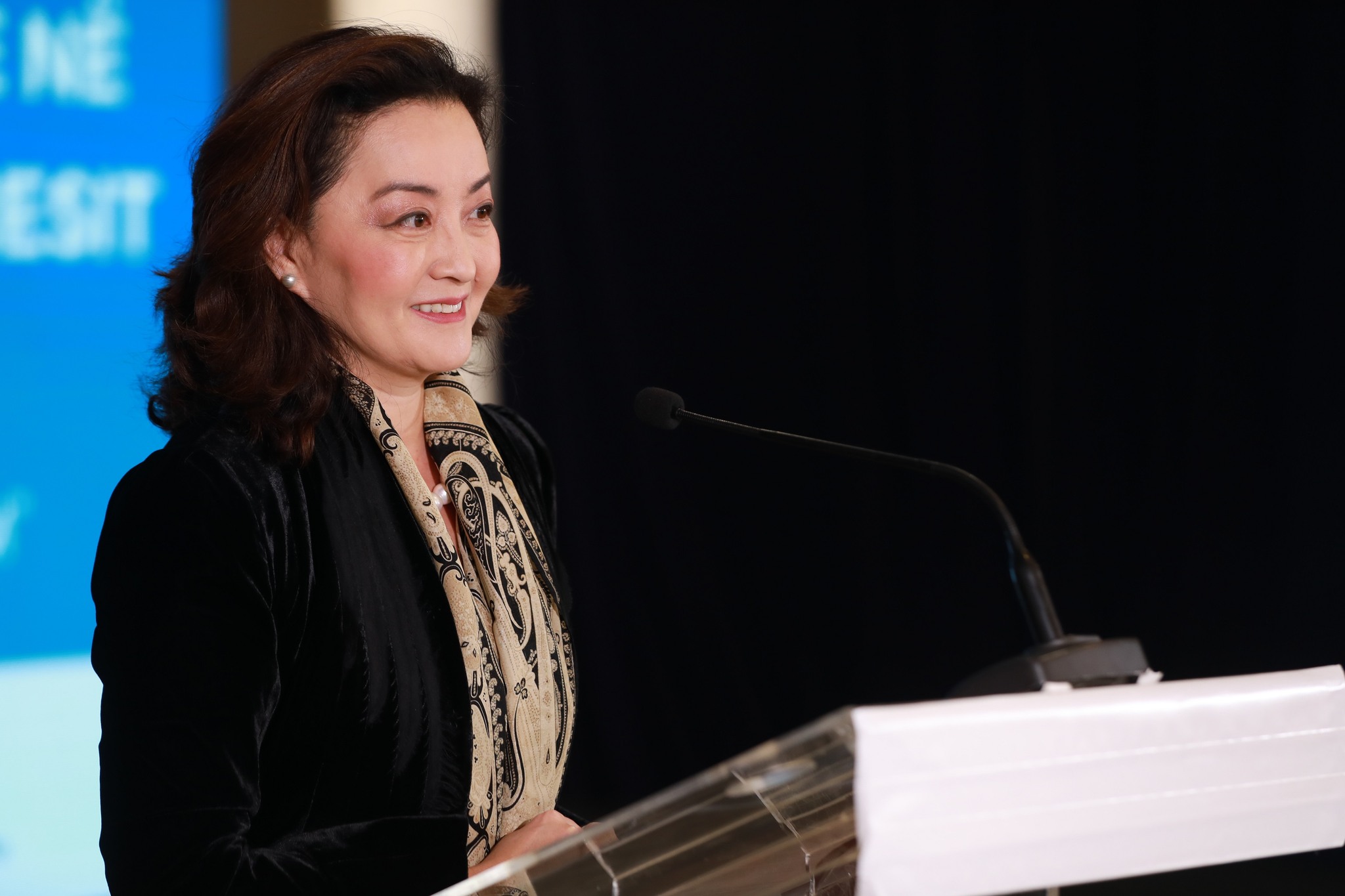 Kim u kujton grave thënien e Skënderbeut: Bashkimi bën fuqinë, vendi i një gruaje është aty ku ajo dëshiron të jetë