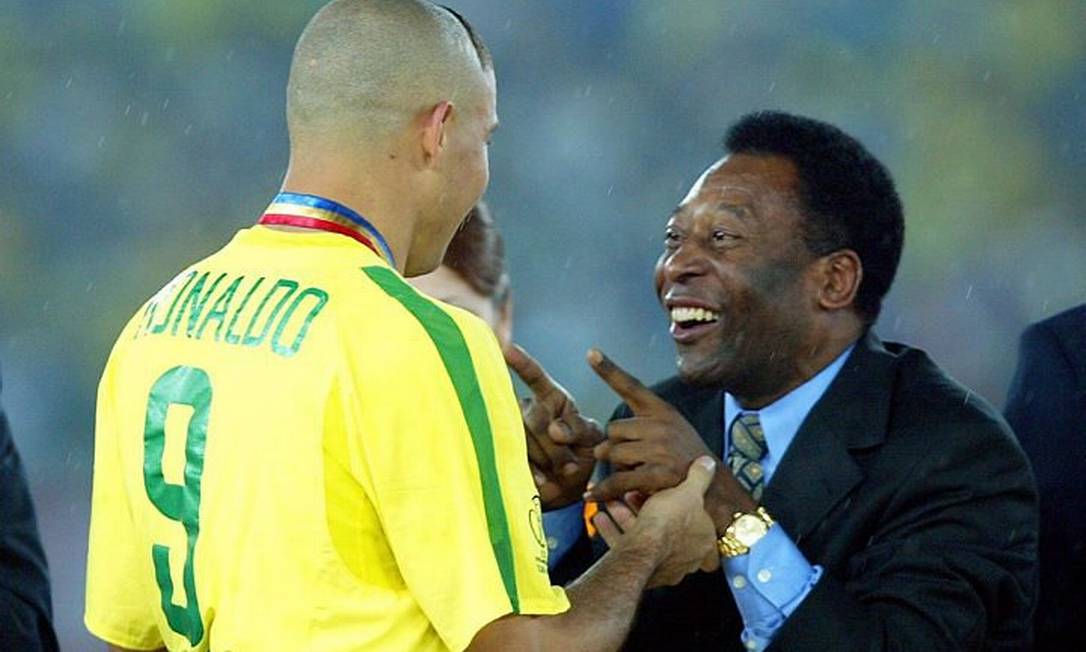 Ronaldo “Fenomeni” me mesazhin e ndjerë për Pele: Talenti juaj është një shkollë qa duhet të kalojë çdo lojtar