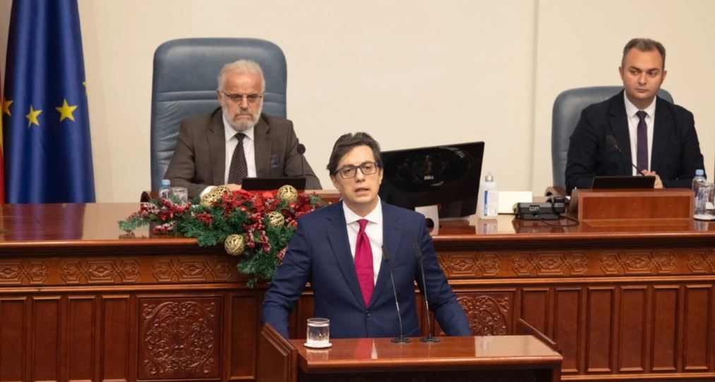 Pendarovski: KFOR-i ka kapacitet të përballet me situatën në veri të Kosovës