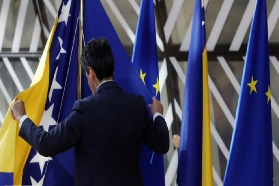 Zyrtare: Bosnje e Hercegovina mori statusin e kandidatit për BE