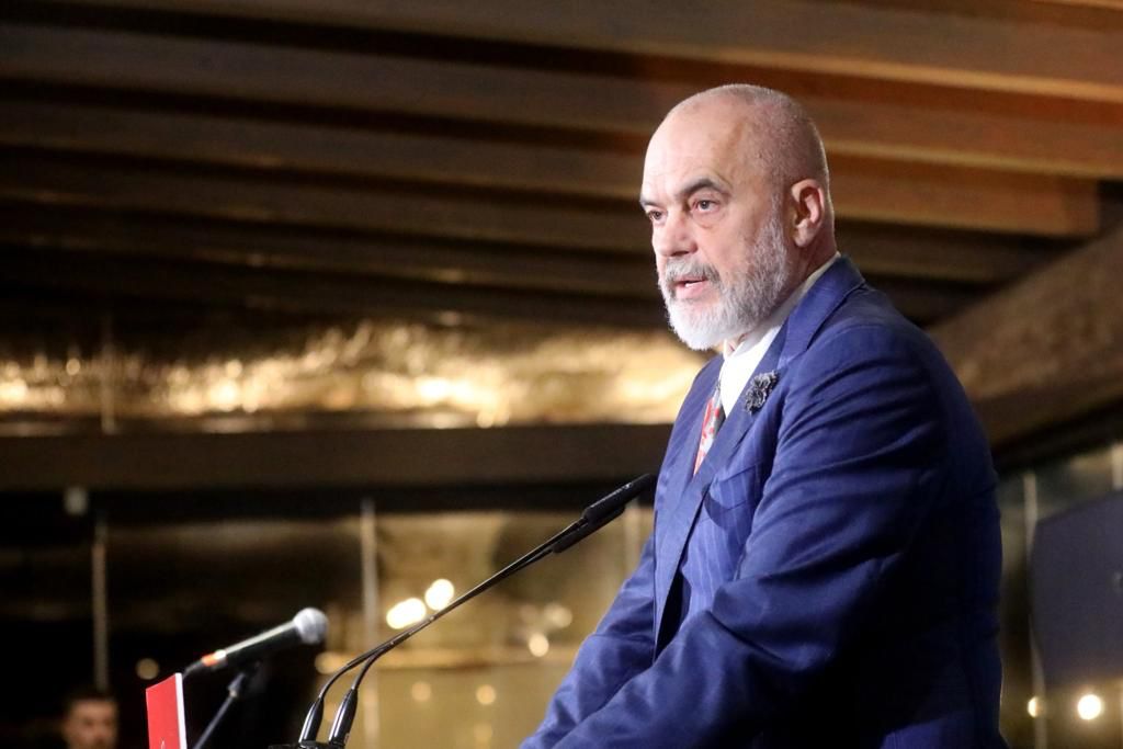 Rama në darkë festive me përfaqësuesit diplomatikë, komenti për tensionet në veri të Kosovës: Rruga e vetme dialogu