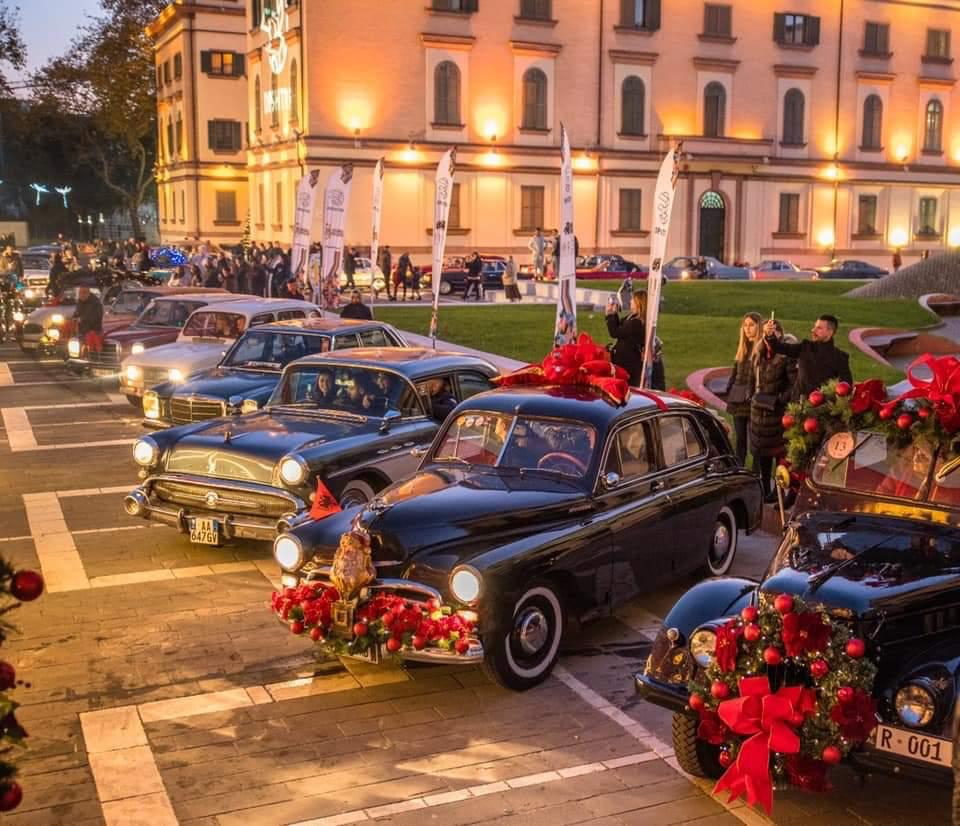 RETRO CHRISTMAS ndez Tiranën në prag të festave të fundvitit!