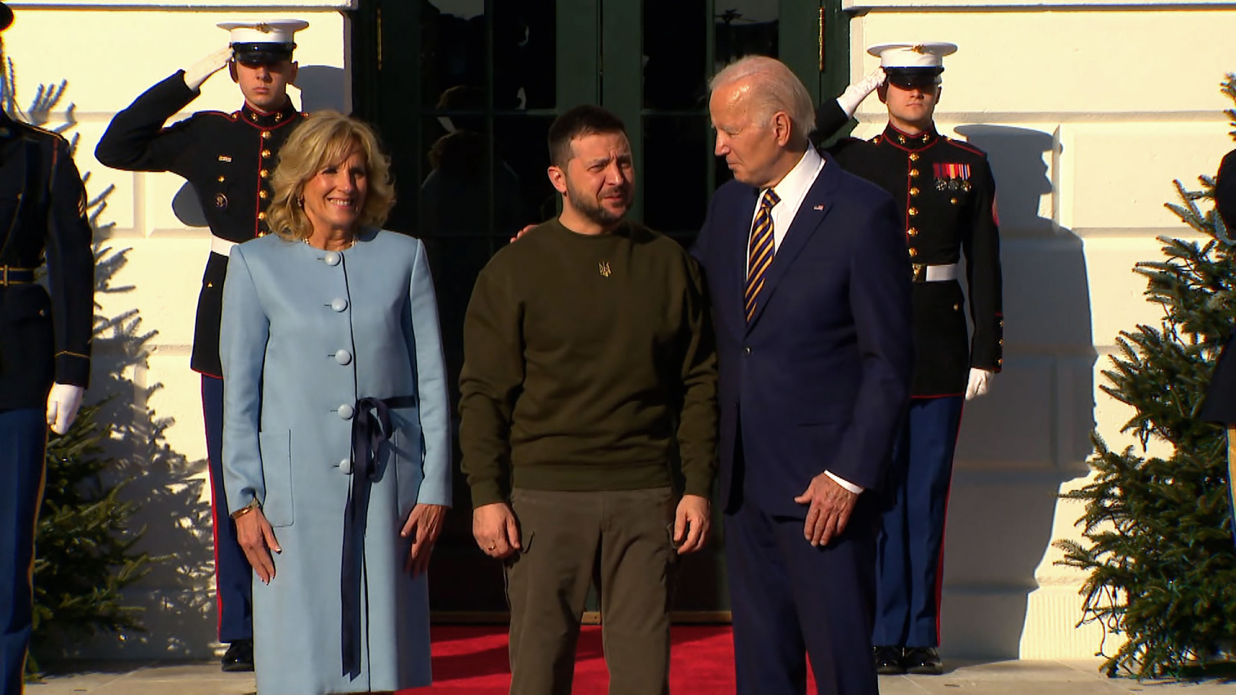 Zelensky mbërrin në Shtëpinë e Bardhë, pritet nga presidenti Biden dhe zonja e parë