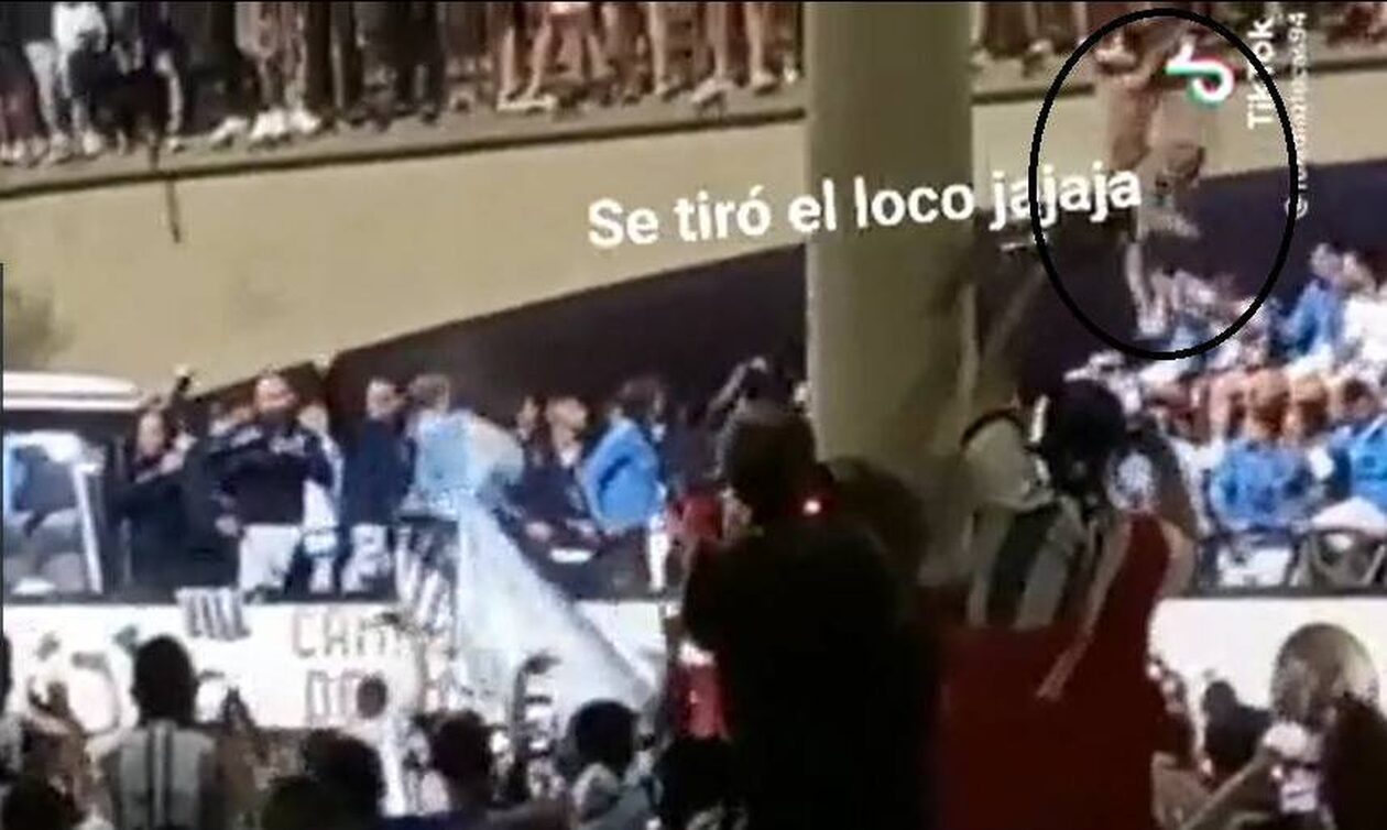 VIDEO/ Festë e çmendur në Argjentinë, fansi hidhet mbi autobusin e hapur të kombëtares