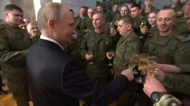 Putin troket gotat me ushtarët në natën e ndërrimit të viteve