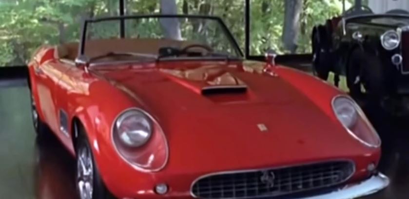 Ferrari shitet në ankand për 337,500 dollarë, askush nuk mund ta drejtojë atë