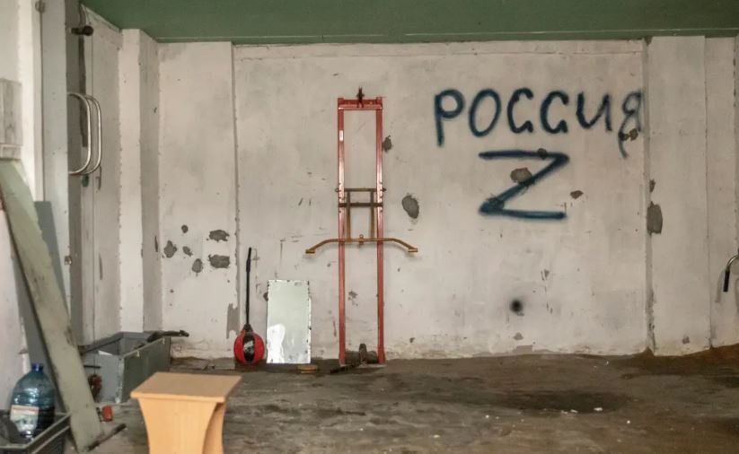 I linin pa ngrënë, zbulohet dhoma ku rusët torturonin fëmijët ukrainas në Kherson