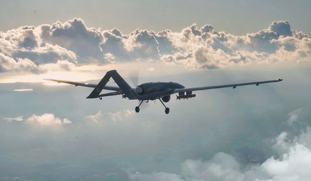 Kina kufizon eksportin e dronëve për të parandaluar përdorimin e tyre në luftën Rusi-Ukrainë