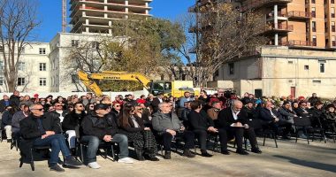 Nga Tinka Kurti te Robert Ndrenika, kush ishin artistët që morë pjesë në ceremoninë e nisjes së punimeve për Teatrin e Ri