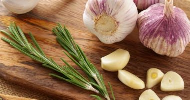 Nëse keni këto probleme, hiqeni hudhrën nga ushqimet tuaja, mund të jetë e rrezikshme