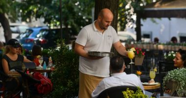 Asnjëherë mos e porosisni këtë pije në një kafene, është plot me baktere