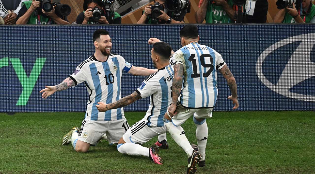 VIDEO/ “Tango” argjentinase në Katar, Franca u dorëzohet penalltive dhe Messi ngre në qiell Kupën e Botës