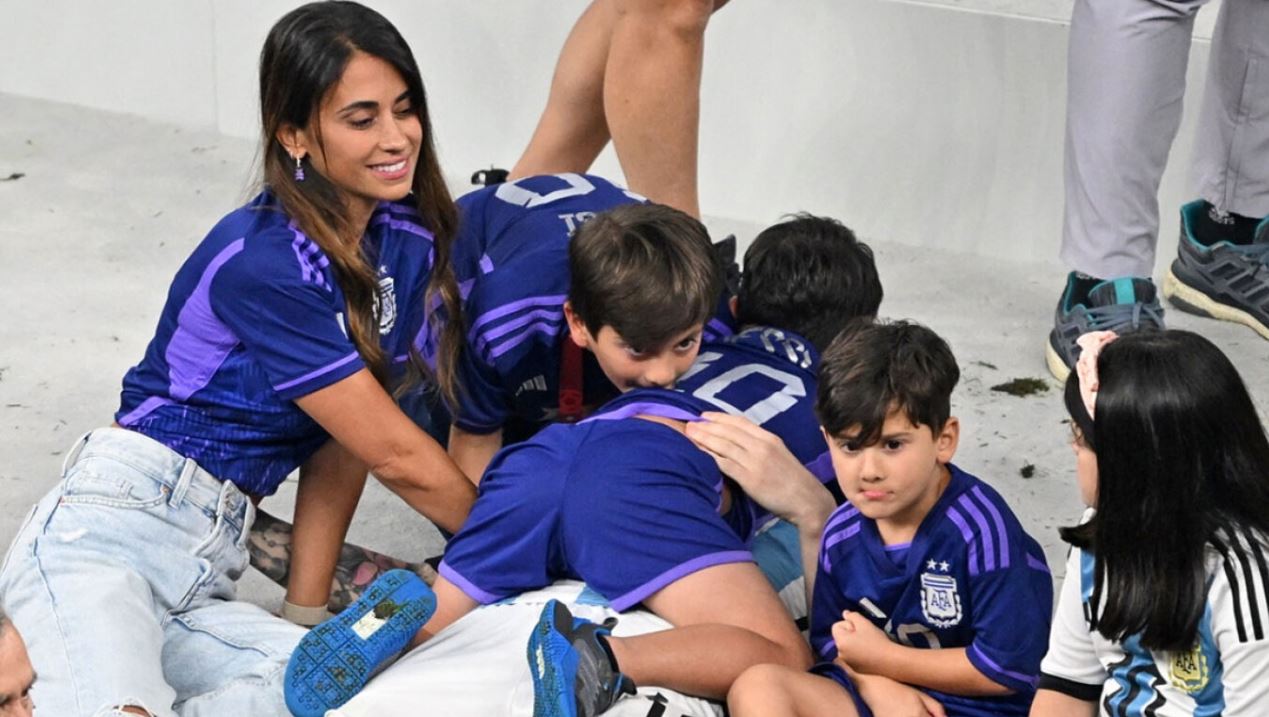 Momentet magjike të Lionel Messi, momenti kur bie në krahët e familjes: Dua të shkoj në Argjentinë për të dëshmuar këtë çmenduri