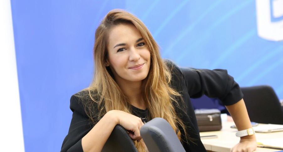 Ori Nebijaj bën reagimin e parë pas betimit si deputete: Uroj të bëhet më e mira