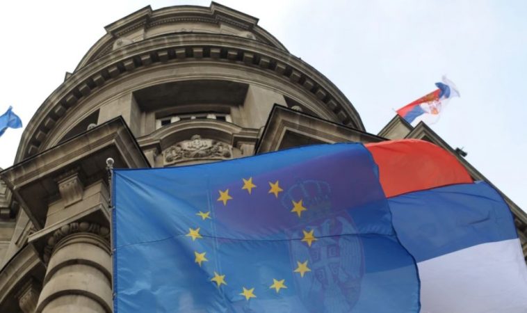 BE i bën “presion” Serbisë për sanksionet kundër Rusisë