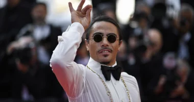 Klientja e pakënaqur nga Nusreti: Shërbeu me kufje dhe na bëri të paguanim 600 dollarë