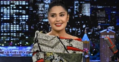 Këpucët e larta që Salma Hayek i ka veshur prej dekadash janë tashmë trendi i momentit