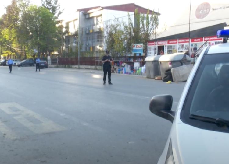 Alarme për bomba në 15 shkolla të Shkupit