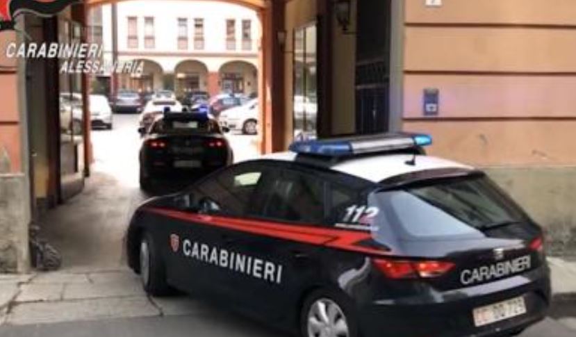 Sherri u solli policinë në derë, dy shqiptarët tentojnë të arratisen nga çatia