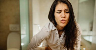 Kjo është bima që lehtëson dhimbjet e shpeshta të stomakut