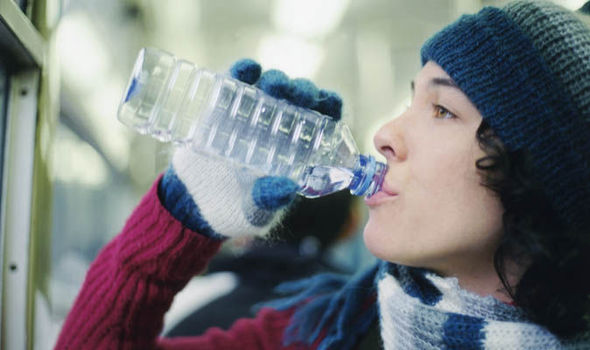 Keni gjithë kohës etje edhe në ditët e ftohta? Këto janë 2 sëmundjet që duhet t’ju ruheni