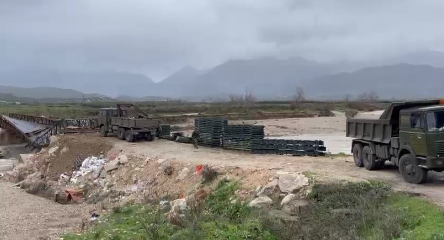 Nis çmontimi i urës në Vanë të Delvinës, Prefekti i Qarkut Vlorë: Montimi i urës së re zgjat 20 ditë