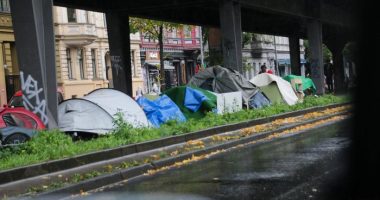 “Varfëria ekstreme po shtohet”, studimi i Oxfam: Të pasurit dolën të fituar nga pandemia dhe kriza energjetike