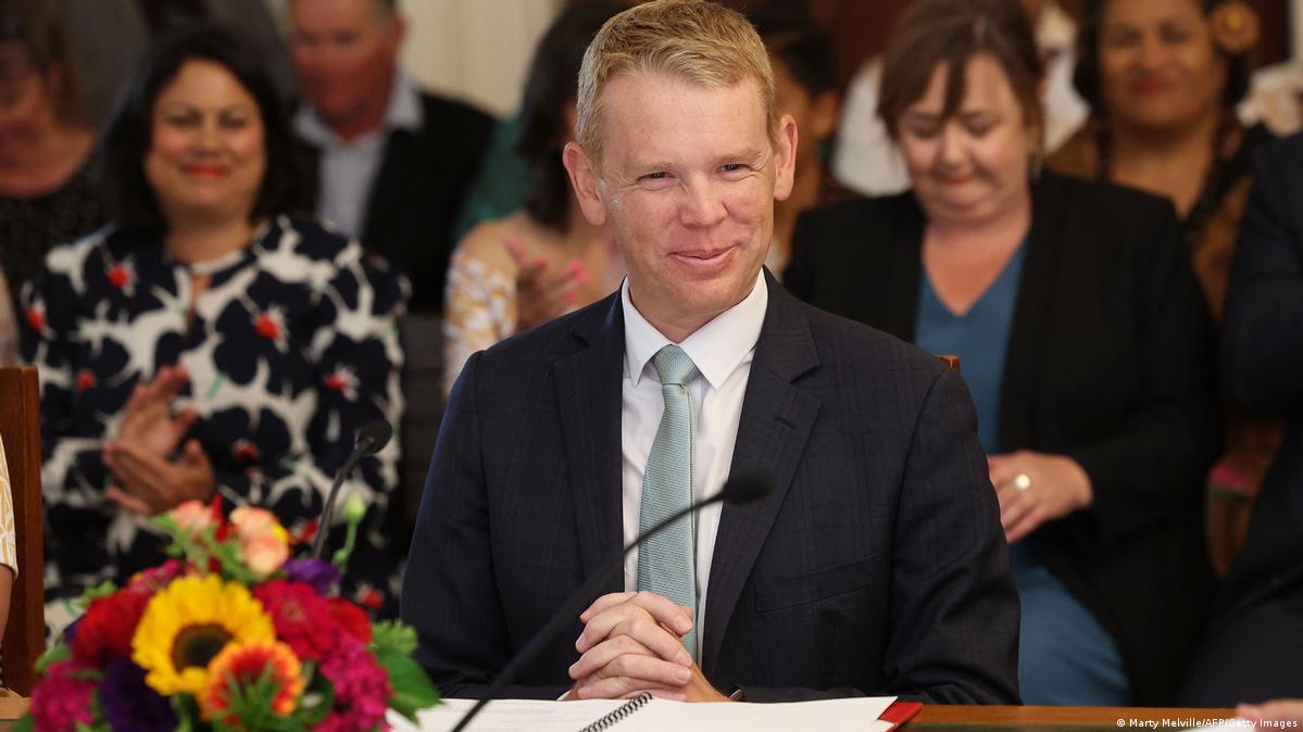 Chris Hipkins betohet si kryeministër i Zelandës së Re