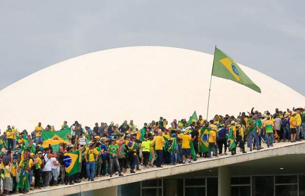 Trazirat në Brazil, forcat e sigurisë rimarrin kontrollin pas sulmeve në Kongres