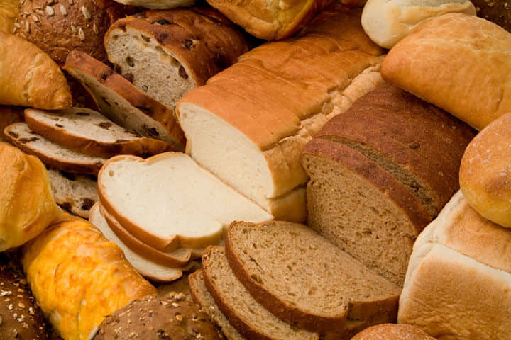 Bukë të zezë apo të bardhë, cilën duhet të hamë?