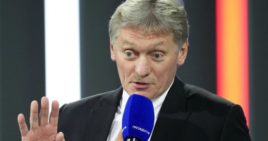 Kremlini i zemëruar me mjetet e blinduara që Perëndimi po i jep Kievit, paralajmëron popullin ukrainas