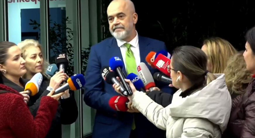 Rama gathers the SP group, but starts with criticism