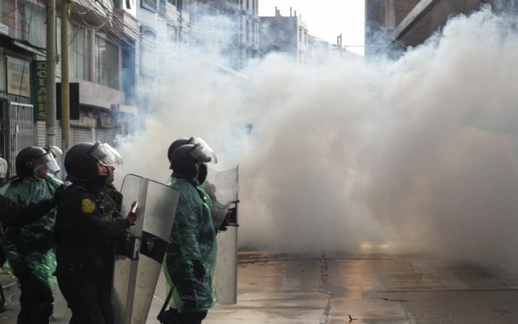 Përplasje të dhunshme mes protestuesve dhe policisë, 17 të vdekur në Peru