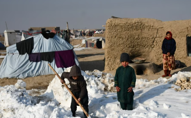 Mbi 120 të vdekur në Afganistan si pasojë e motit të keq