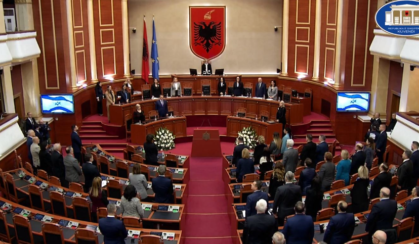 Begins the special session in memory of the victims of the Holocaust