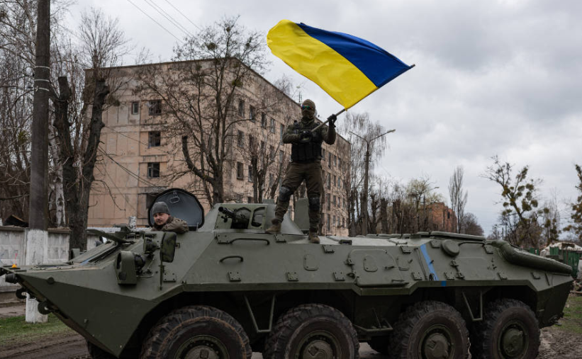 Tre skenarët që mund të sjellin fundin e luftës në Ukrainë
