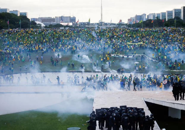 Trazirat në Brazil, Gjykata e Lartë heton Bolsonaron