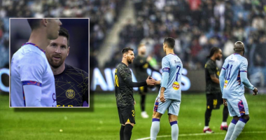 FOTO/ Fytyra e Messit u kap nga kamera kur ishte pranë CR7, Leo po e shikonte me vëmendje