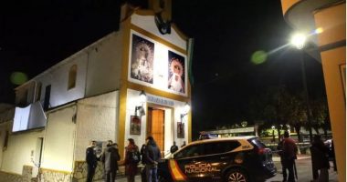 Sulmi me hanxhar në kishë/ Një i vdekur dhe një prift i plagosur, arrestohet autori në Spanjë