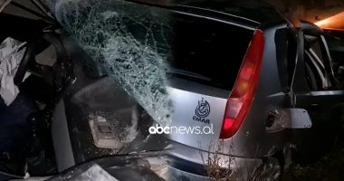 Aksident në Vlorë, makina del nga rruga, lëndohet 25 vjeçari, niset me urgjencë drejt spitalit