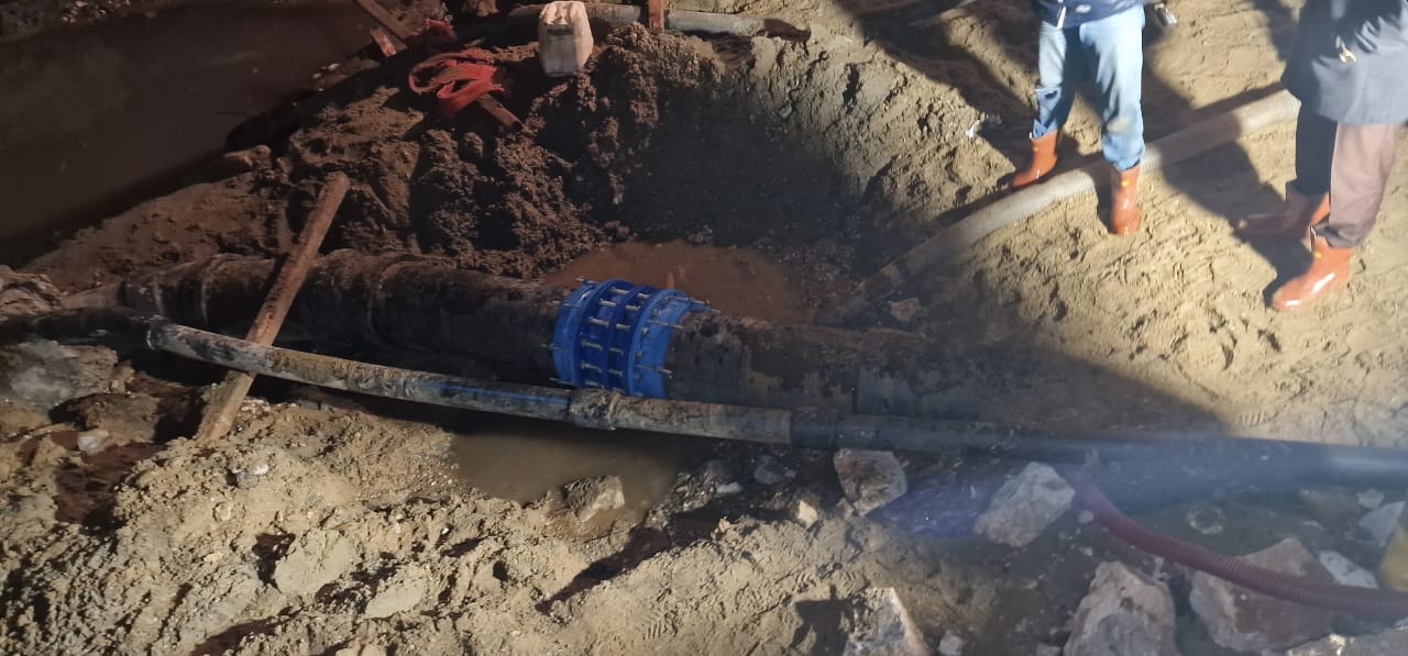 Defekti në tubacion lë Pogradecin pa ujë të pijshëm prej 2 ditësh