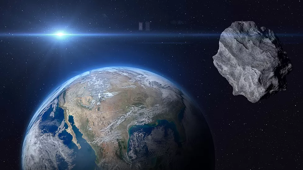 Më afër se Hëna, Asteroidi po i afrohet sipërfaqes së Tokës