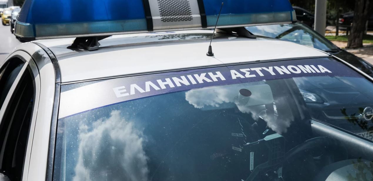E moshuara grabitet në rrugë, dhunohet dhe i marrin çantën me 14 mijë euro